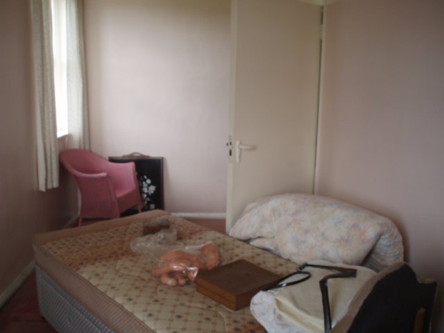 backbedroom2.jpg