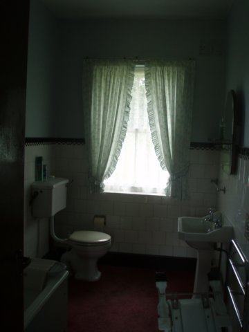 bathroom3.jpg