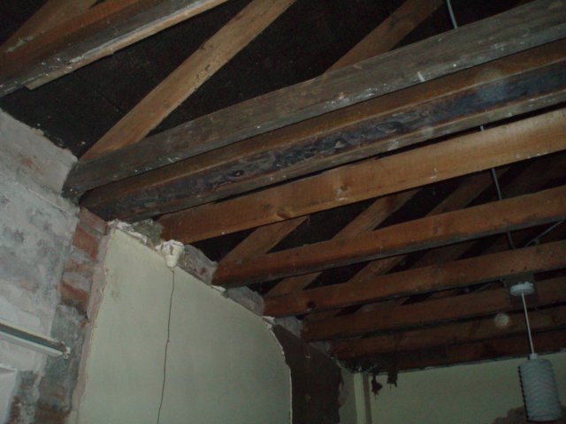 thenewsteelsupportforroof.jpg