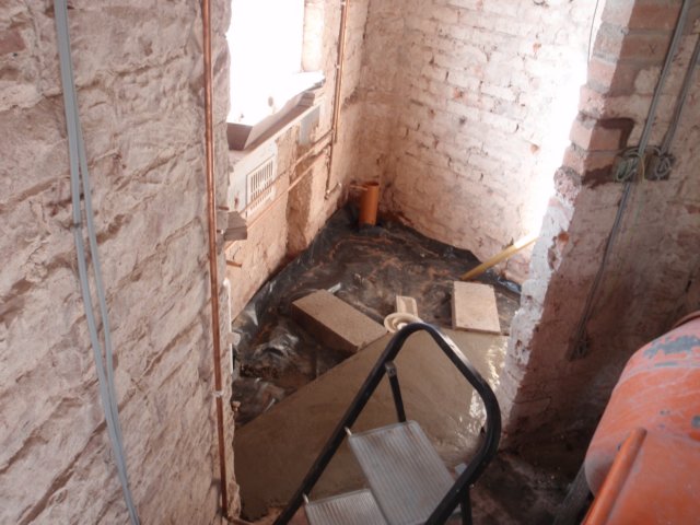 wetroomfloorgeslaid.jpg